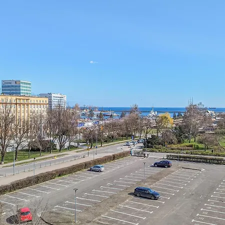 Comfortable Studio With Balcony Located 600 M From The Beach By Rent Like Apartment Gdynia